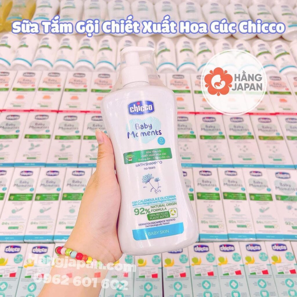Sữa tắm gội chiết xuất Hoa cúc Chicco 0M+ 16 Sữa Tắm Gội Chiết Xuất Hoa Cúc Chicco 0m+ (2)