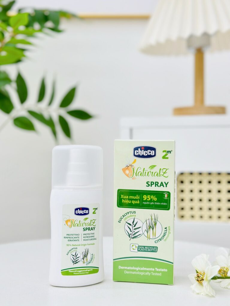 Xịt bảo vệ da chiết xuất tinh dầu tự nhiên Chicco NaturalZ 100ml 18 Xịt Bảo Vệ Da Chiết Xuất Tinh Dầu Tự Nhiên Chicco Naturalz 100ml (1)