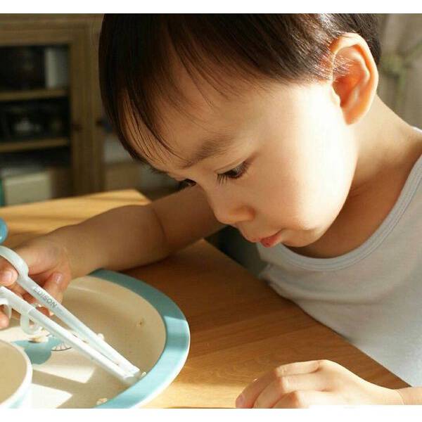 Đũa xỏ ngón tập ăn Edison cho bé từ 18+ trở lên made in Korea