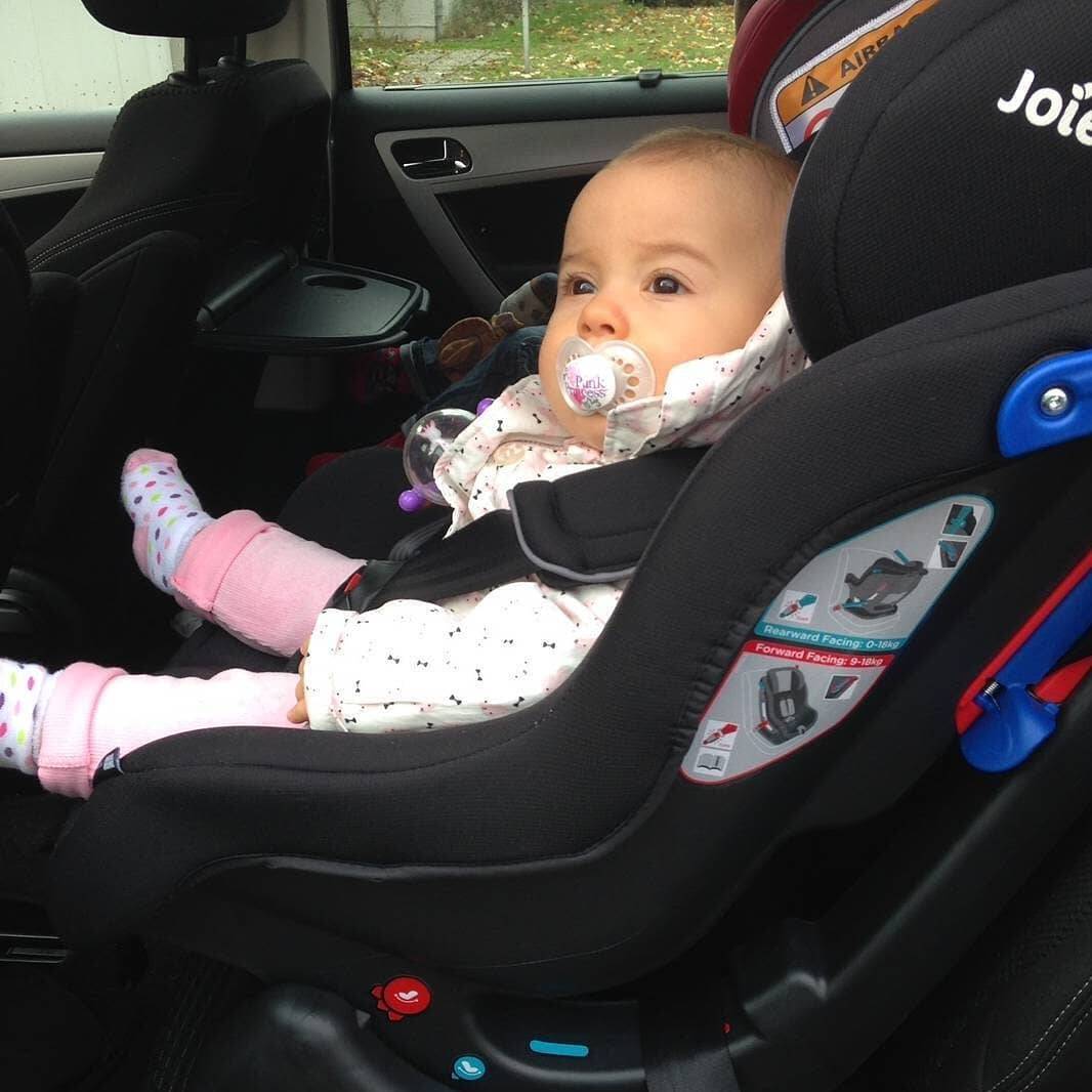 Ghế ngồi ô tô cho bé Joie Steadi 0-4 tuổi