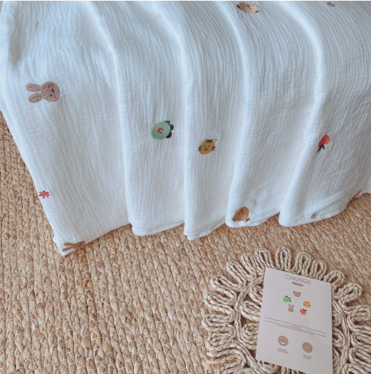 Chăn gạc xô Monona 4 lớp màu trắng họa tiết Chăn gạc xô Monona 4 lớp màu trắng họa tiết