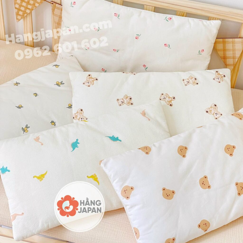 Gối Dottodot x Malolotte chữ nhật in hoạ tiết 28 Gối Dottodot X Malolotte Chữ Nhật In Hoạ Tiết (1)