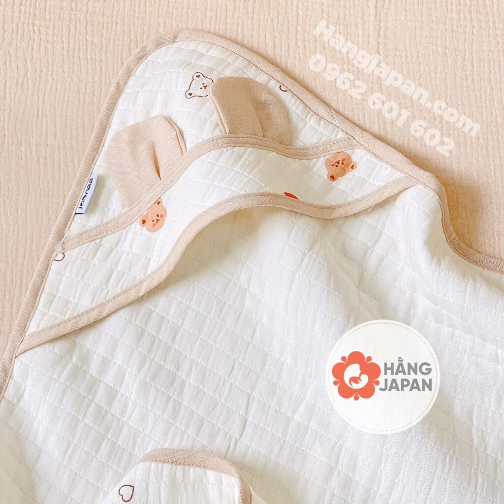 Ủ choàng xô Joonee hình gấu 3 lớp in hình ngẫu nhiên 20 Ủ Choàng Xô Joonee Hình Gấu 3 Lớp In Hình Ngẫu Nhiên (3)