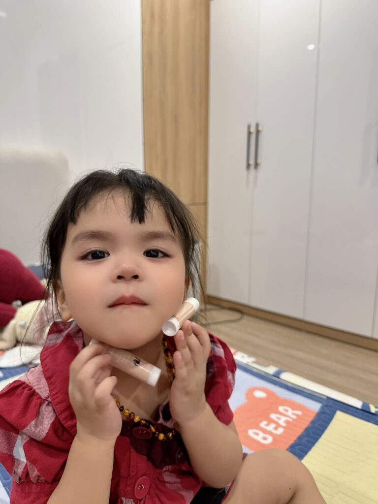 Son dưỡng môi Vanilla Dream Moogoo 5g 24 Son Dưỡng Môi Vanilla Dream Moogoo 5g (4)