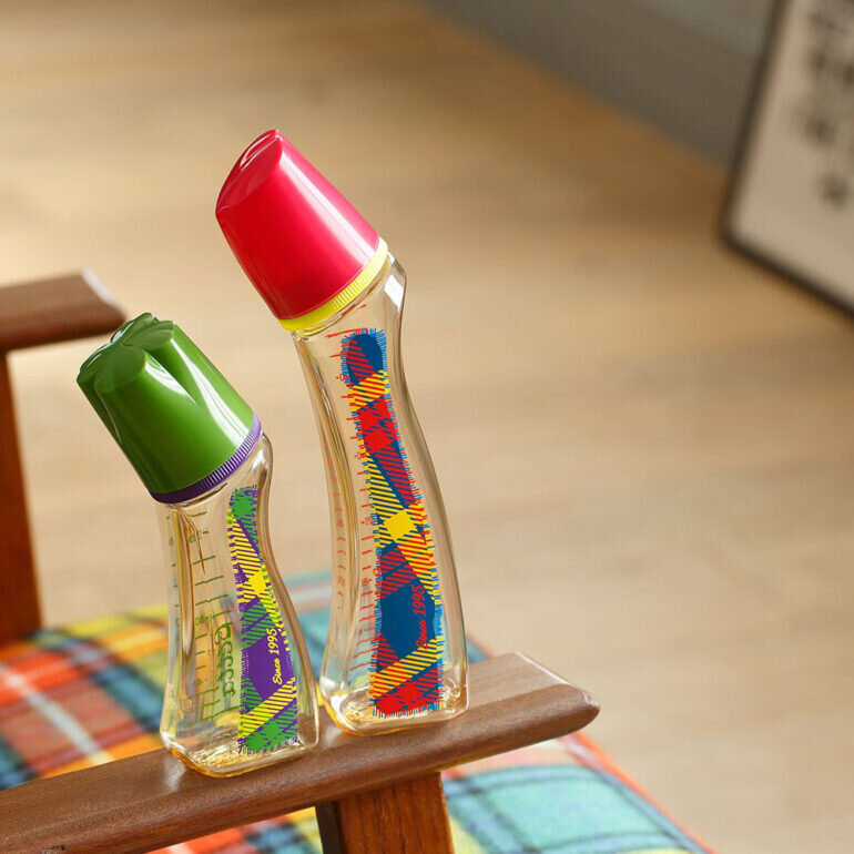 Bình sữa Betta PPSU cổ hẹp 240ml Tartan sọc đỏ xanh 24 Bình Sữa Betta Ppsu Cổ Hẹp 240ml Tartan Sọc đỏ Xanh (2)