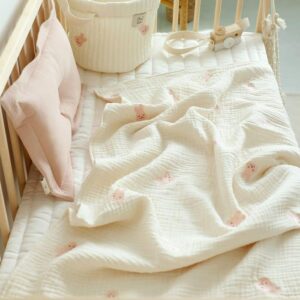 Chăn gạc 6 lớp thỏ Chezvit Chezbebe 85*135cm